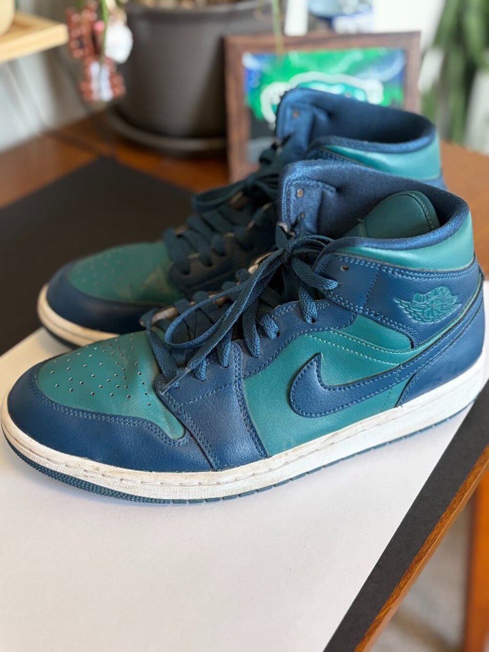 Nike Air Jordan Women's 1 Mid Size 11.5